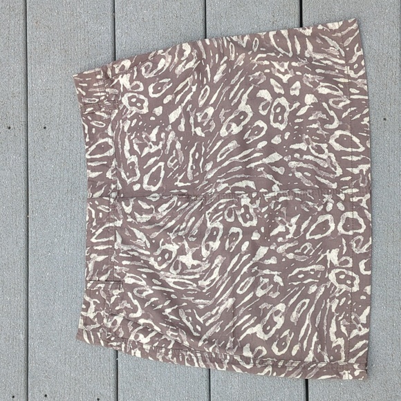 Loft Petite Lightweight Safari Print Above Knee Skirt - Picture 1 of 8